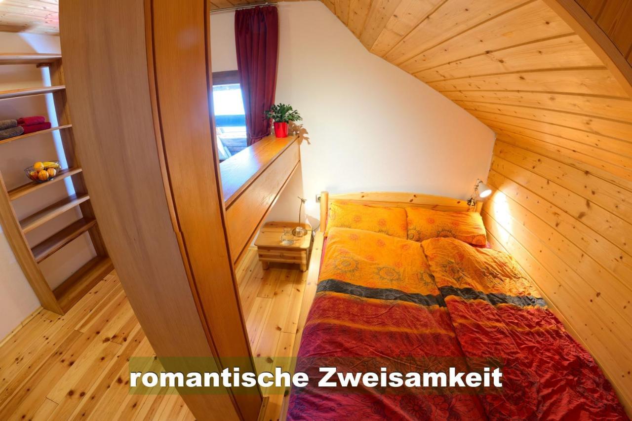 Wohlfuehl-Ferienwohnung 80 Qm, 8 Personen, Aussicht & Heimkino Todtnau Extérieur photo