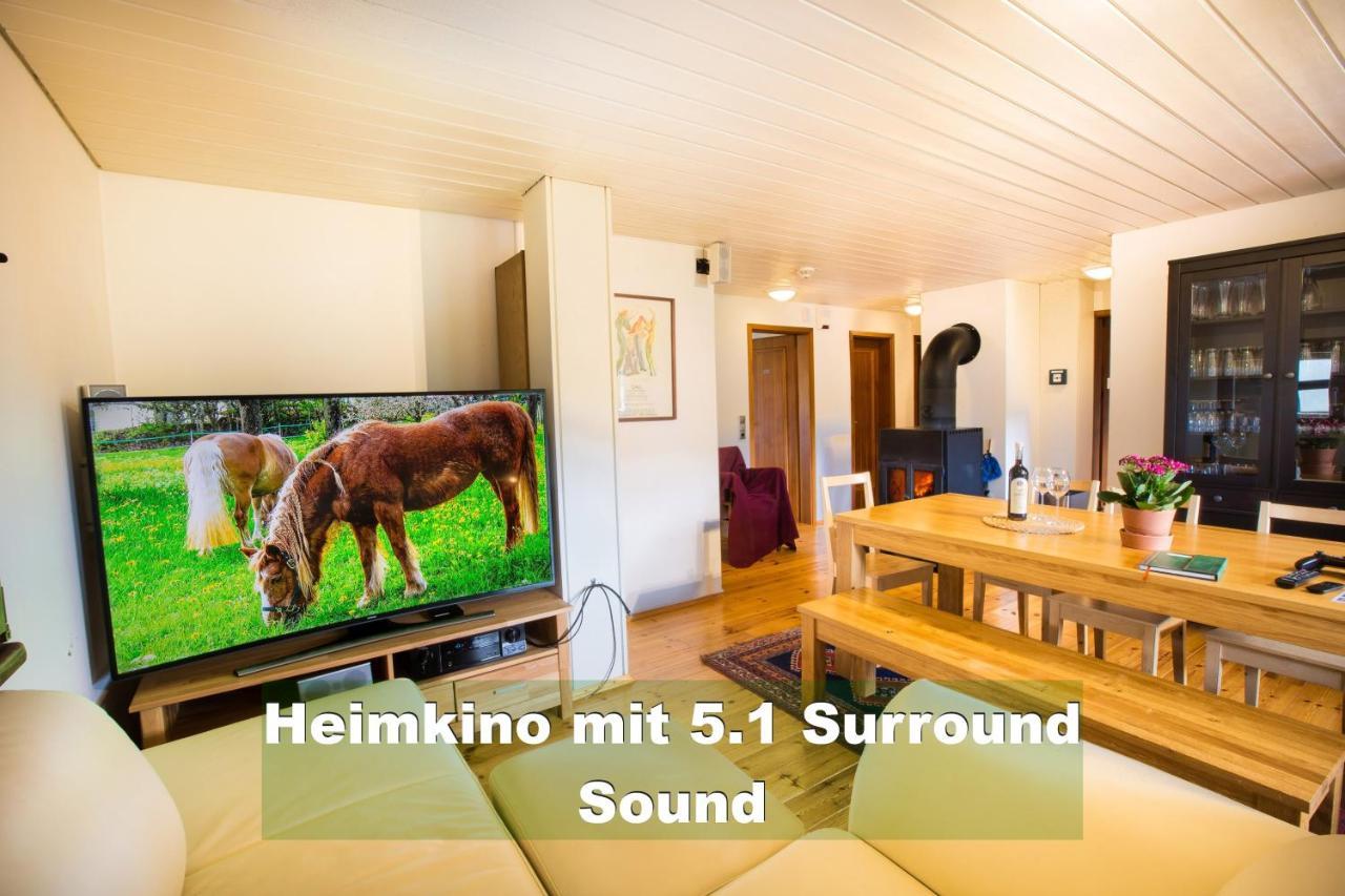 Wohlfuehl-Ferienwohnung 80 Qm, 8 Personen, Aussicht & Heimkino Todtnau Extérieur photo